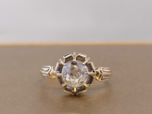 Vintage yellow gold 8 claws Diamond ring (Pre-owned, no hallmarks)